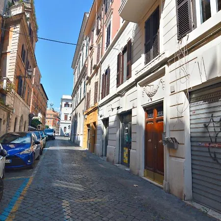 Flatinrome Trastevere Roma